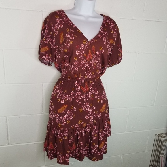 Madewell ruffle wrap in windowbox floral butterfly dress - Picture 8 of 11